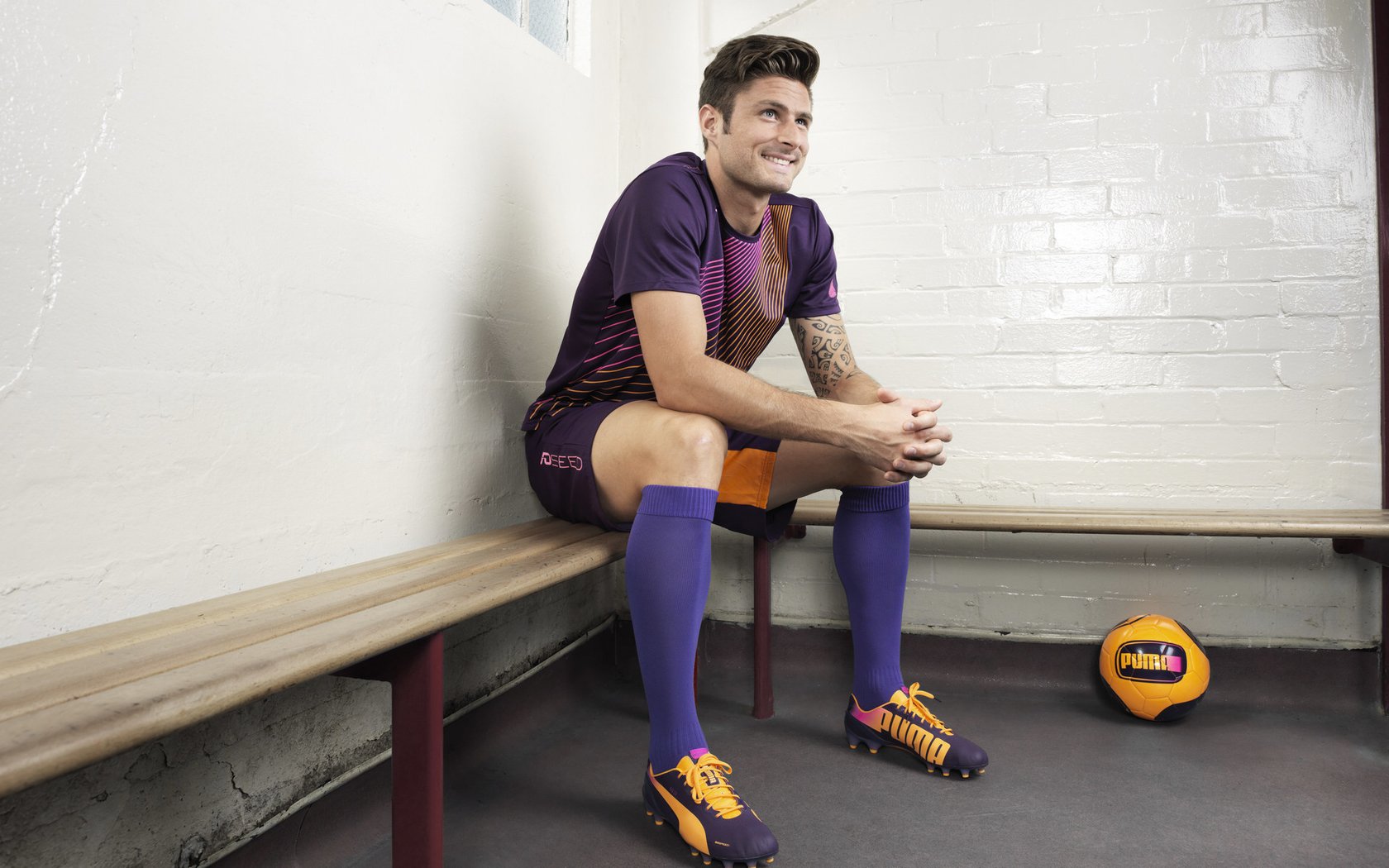 体育史上的唯一性时刻，上海队碾压雄鹿，库里征服西甲国家德比