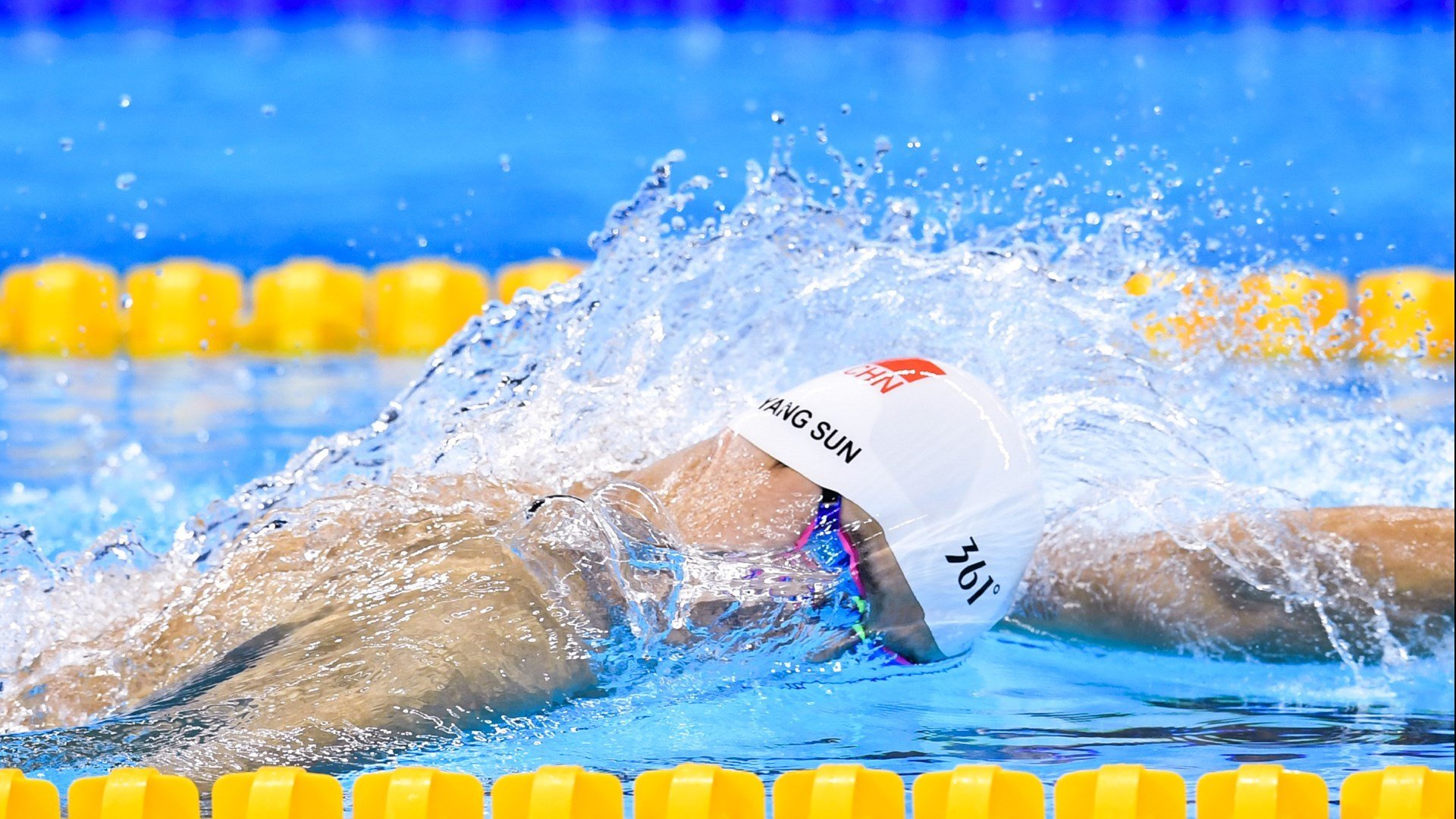 单城德甲争冠夜,劳塔罗用一己之力在另一片大陆诠释何为彻底打爆