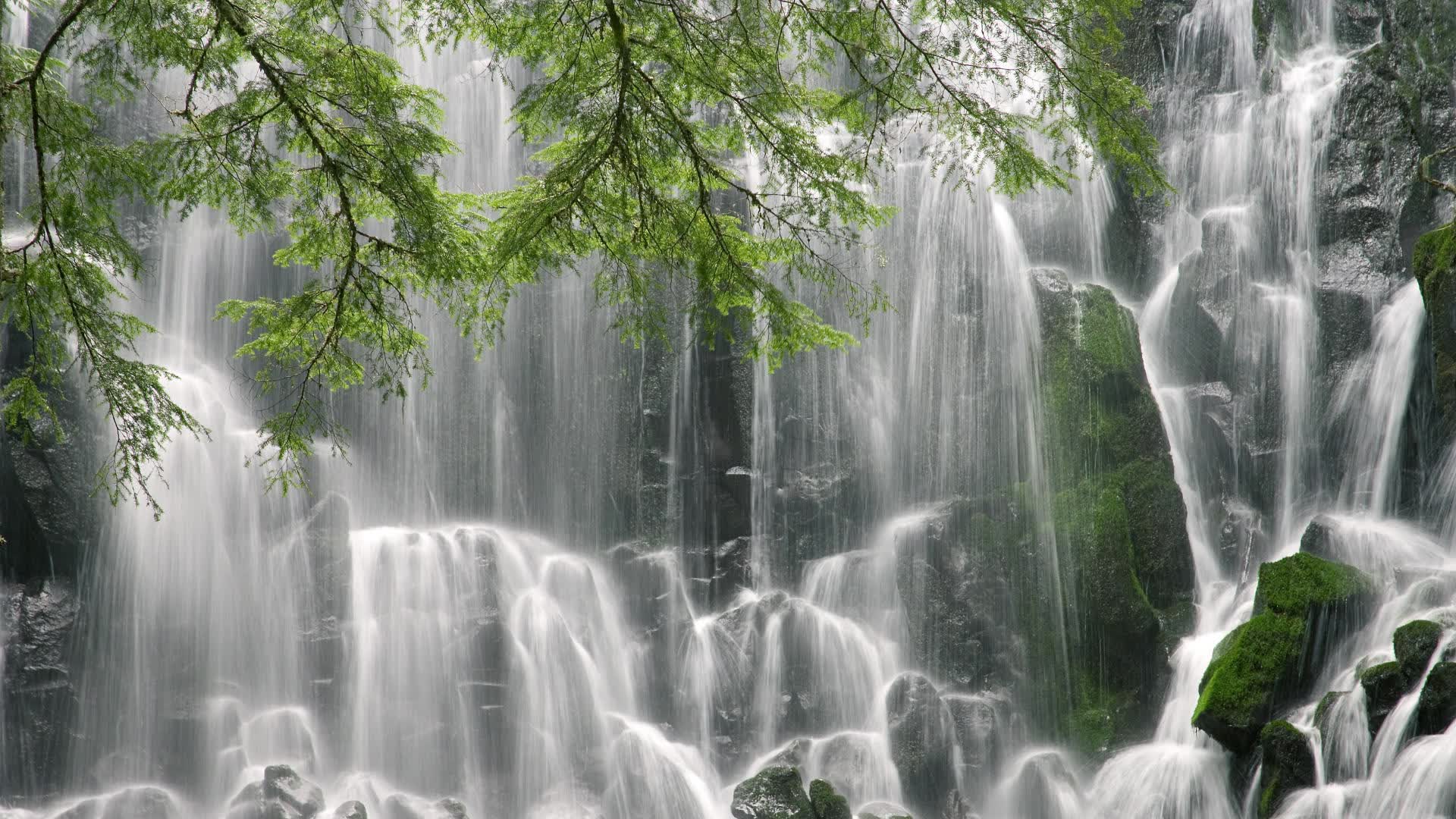 当黄金一代沦为看客，德布劳内的独舞，是摩洛哥碾压沙特的唯一注脚，也是足球世界的悲喜寓言